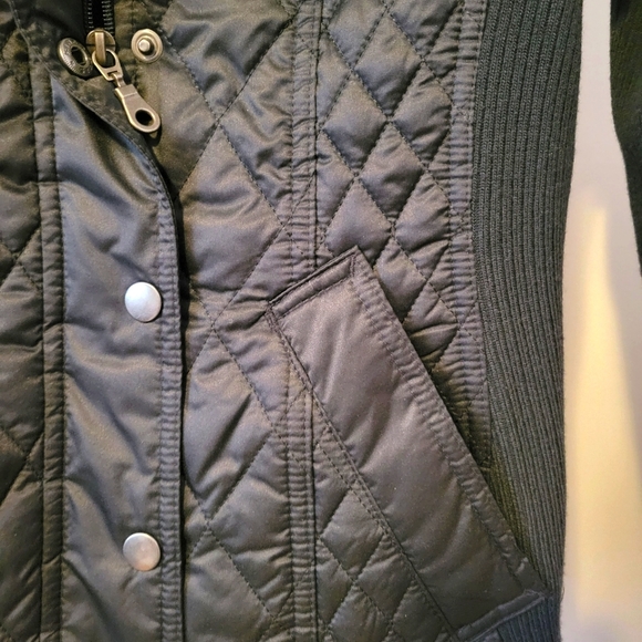 Quilted Jacket in Black - Picture 6 of 10